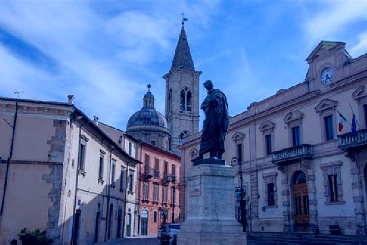 Escorts Castel Frentano, Italy — Local Companions