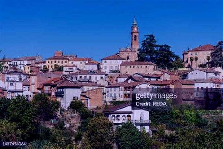 Escorts Castell Alfero, Italy — Local Companions