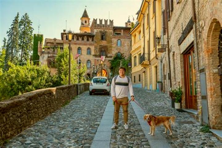 Escorts Castell Arquato, Italy — Local Companions
