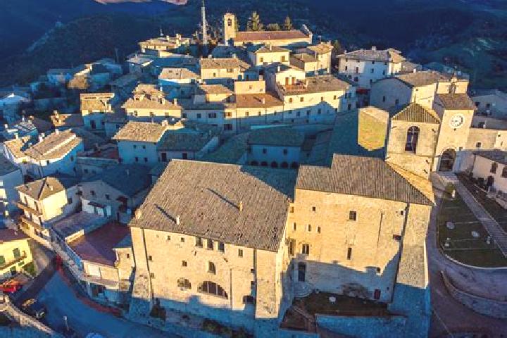 Escorts Castello Monteleone, Italy — Local Companions