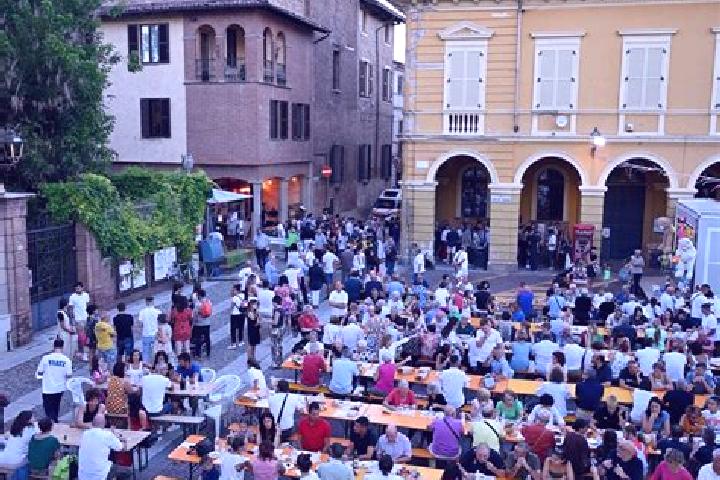 Escorts Castelspina, Italy — Local Companions