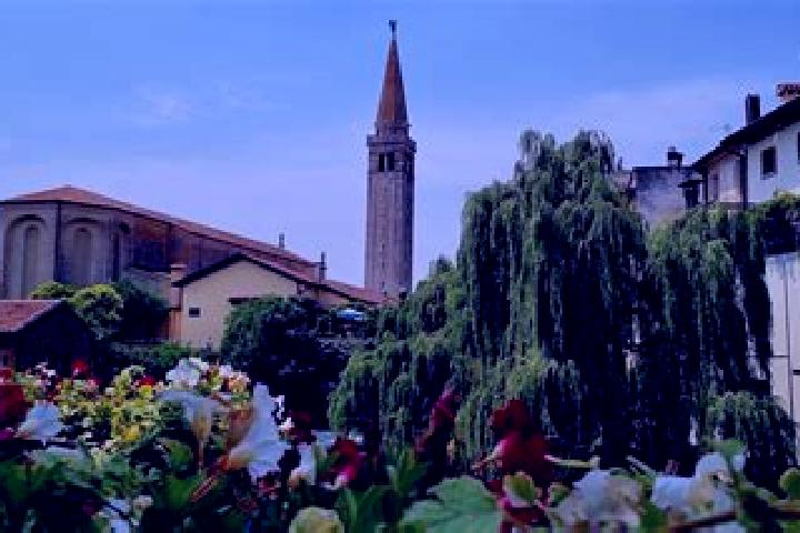 Escorts Cavolano-Schiavoi, Italy — Local Companions