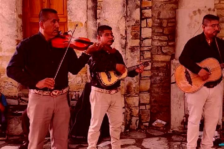 Escorts Caxuxuman, Mexico — Local Companions