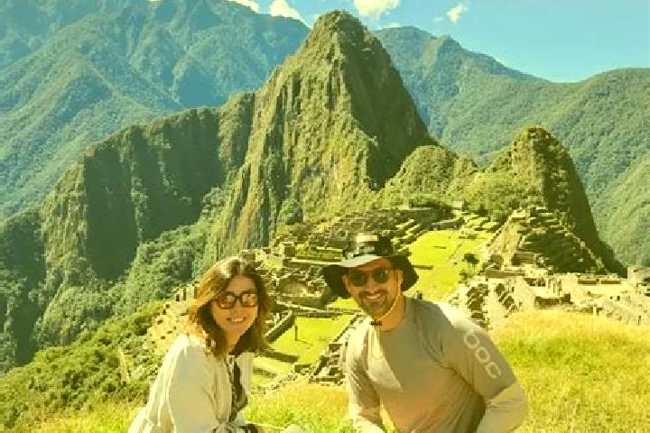 Escorts Ccarancalla, Peru — Local Companions