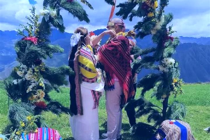 Escorts Ccochaccasa, Peru — Local Companions