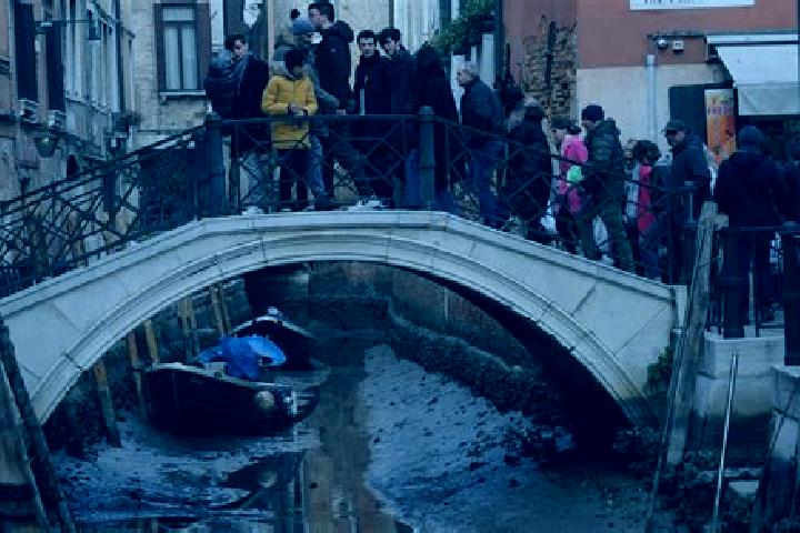 Escorts Cermenate, Italy — Local Companions