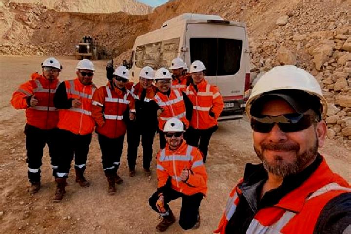Escorts Cerro Alto, Mexico — Local Companions