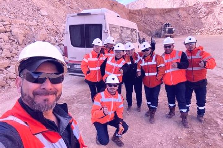 Escorts Cerro Libre, Peru — Local Companions