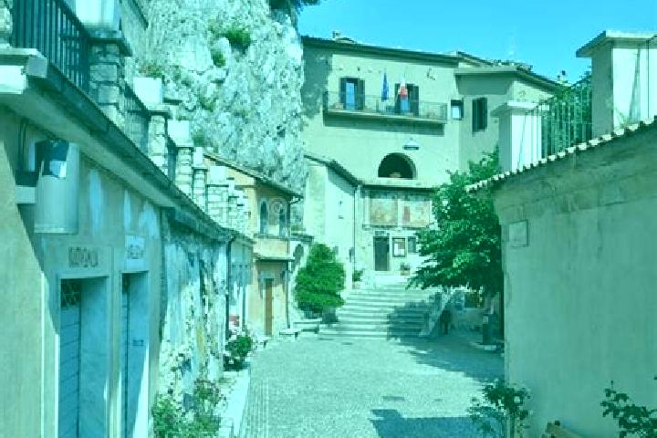 Escorts Cervara di Roma, Italy — Local Companions