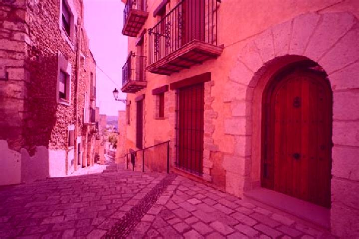 Escorts Cervera del Maestre, Spain — Local Companions