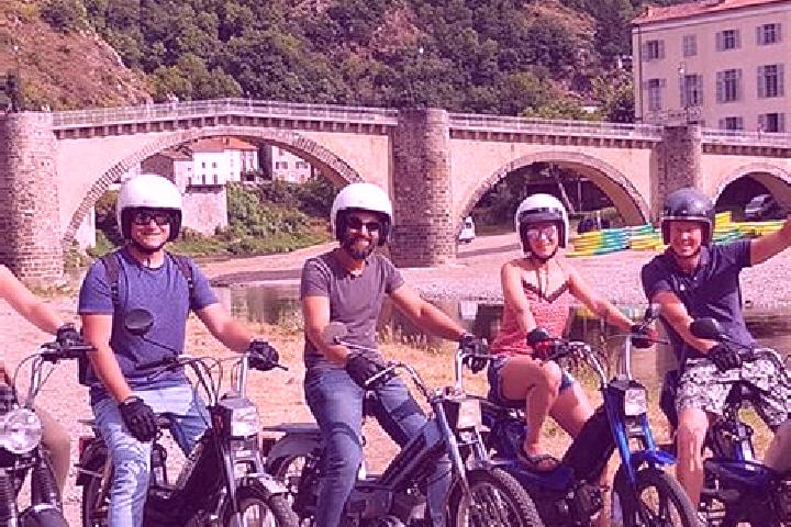 Escorts Cerzat, France — Local Companions