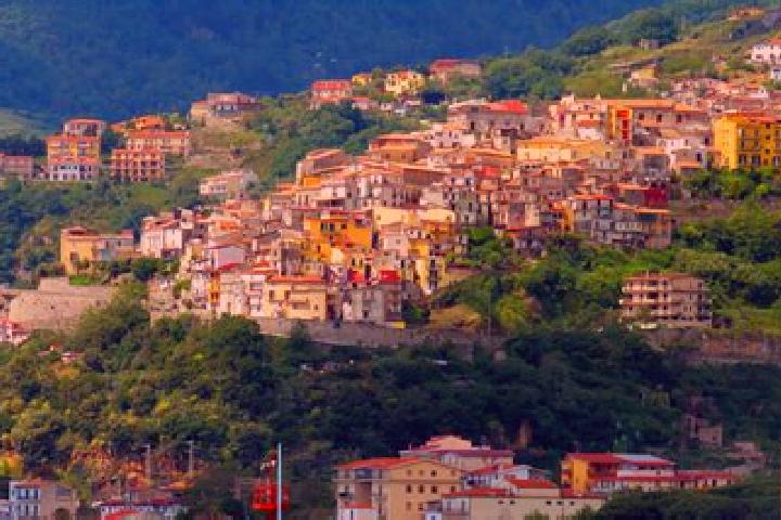 Escorts Cetraro, Italy — Local Companions