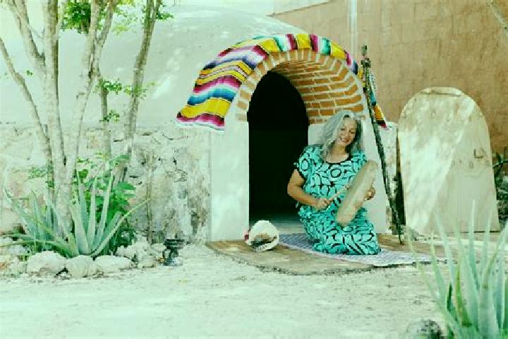 Escorts Chablekal, Mexico — Local Companions
