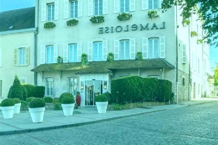 Escorts Chagny, France — Local Companions