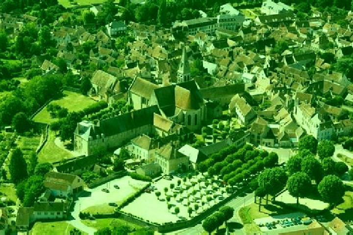 Escorts Chailly-en-Gatinais, France — Local Companions