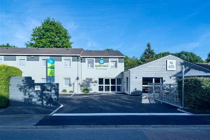 Escorts Chambray-les-Tours, France — Local Companions