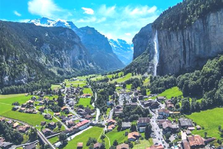 Escorts Champagne, Switzerland — Local Companions