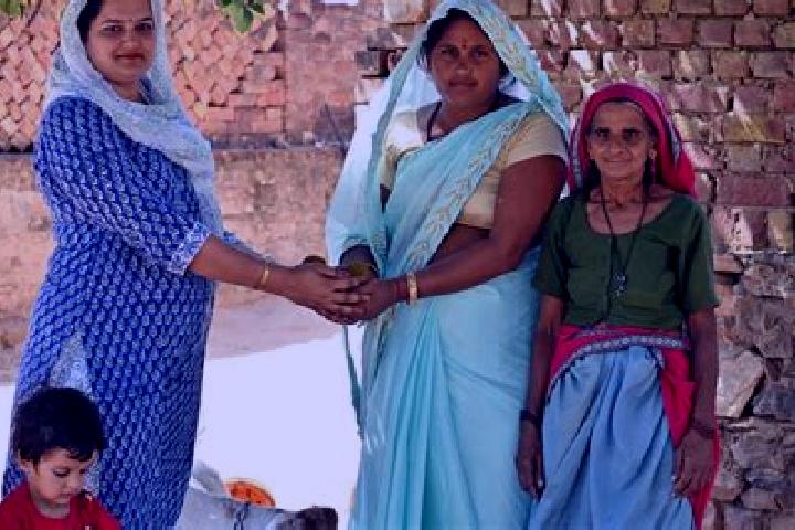 Escorts Chandur Bazar, India — Local Companions