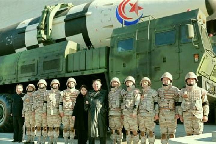 Escorts Changyon, North Korea — Local Companions