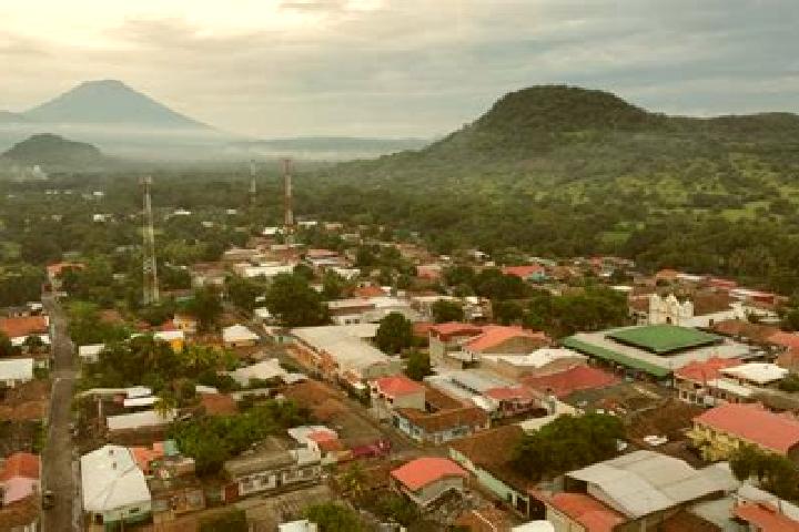 Escorts Chapeltique, El Salvador — Local Companions