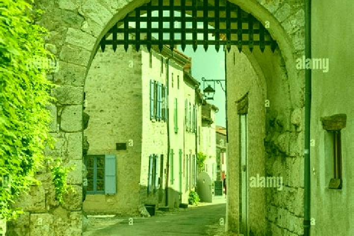 Escorts Charroux, France — Local Companions