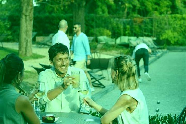 Escorts Chasselay, France — Local Companions