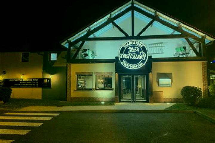 Escorts Chasseneuil-du-Poitou, France — Local Companions