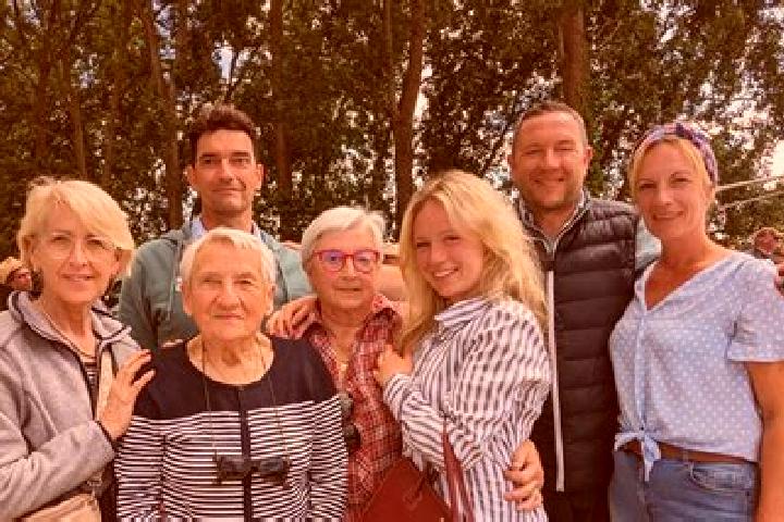 Escorts Chef-du-Pont, France — Local Companions