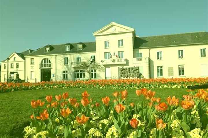 Escorts Chennevieres-sur-Marne, France — Local Companions