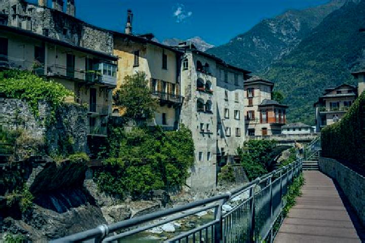 Escorts Chiavenna, Italy — Local Companions