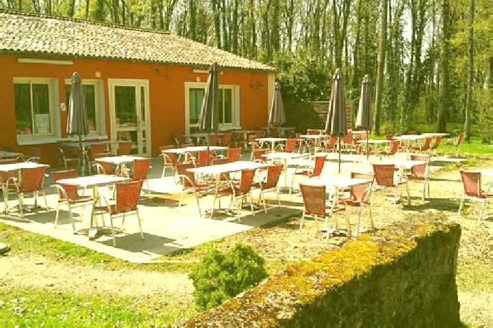 Escorts Chiche, France — Local Companions