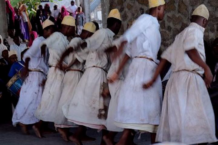 Escorts Chindini, Comoros — Local Companions