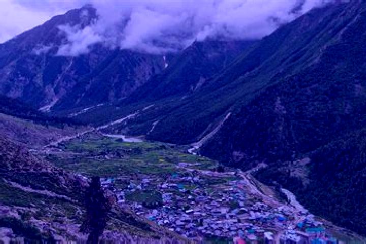 Escorts Chitkul, India — Local Companions