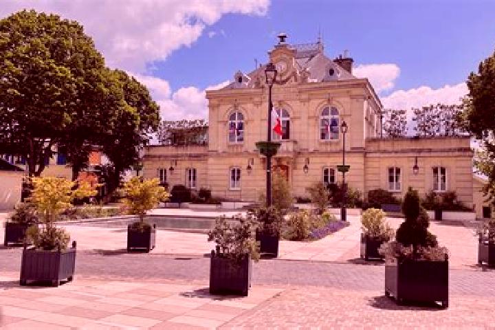 Escorts Choisy-le-Roi, France — Local Companions