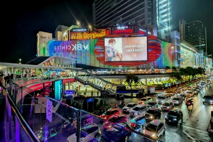 Escorts Chomphon, Thailand — Local Companions