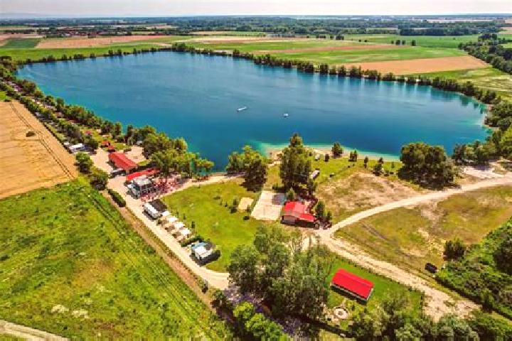 Escorts Chorvatsky Grob - Cierna Voda, Slovakia — Local Companions