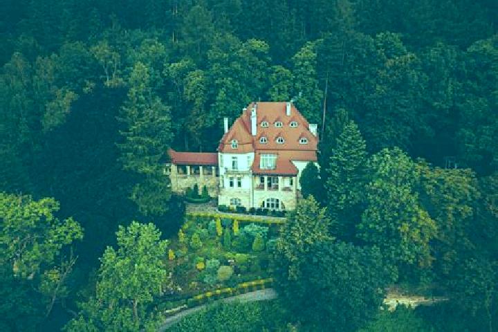 Escorts Cieplice Slaskie Zdroj, Poland — Local Companions