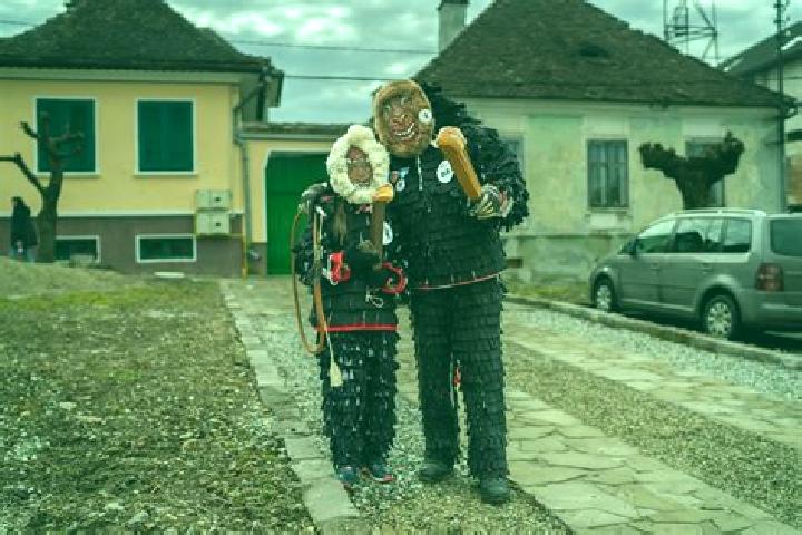 Escorts Cincu, Romania — Local Companions