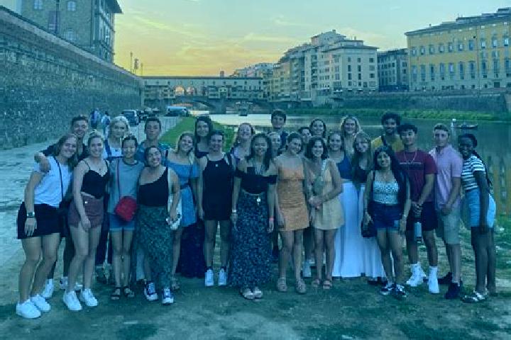 Escorts Cis, Italy — Local Companions