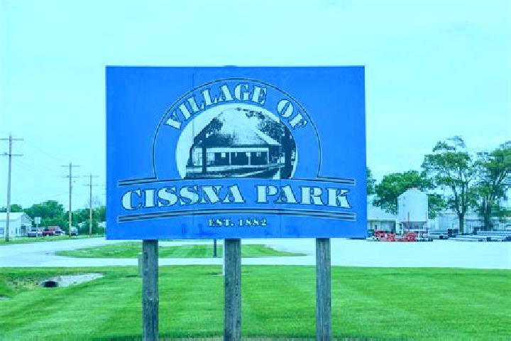 Escorts Cissna Park, United States — Local Companions