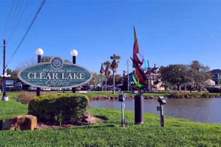 Escorts Clear Lake Shores, United States — Local Companions