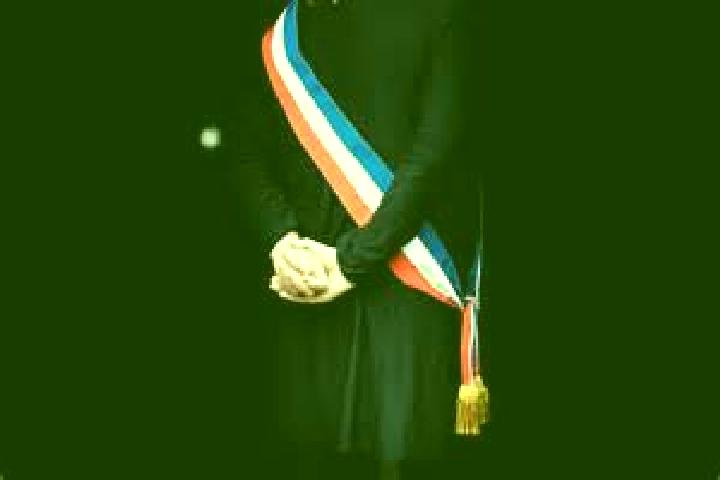 Escorts Clere-les-Pins, France — Local Companions