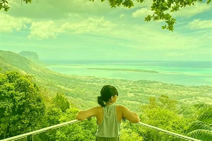 Escorts Cluny, Mauritius — Local Companions