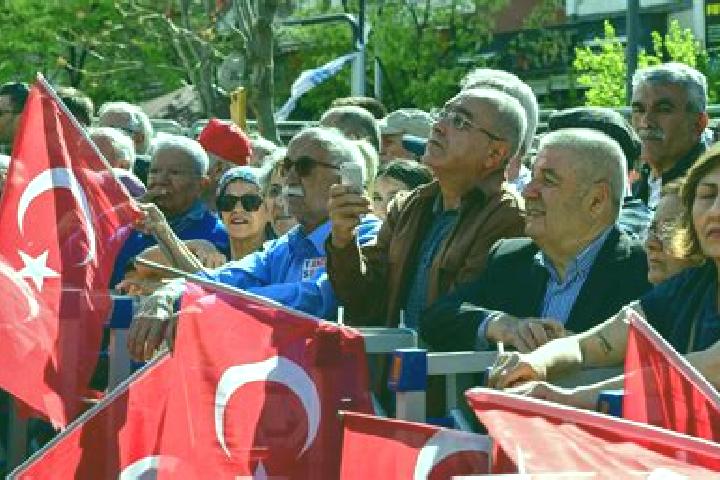 Escorts Comak, Turkey — Local Companions