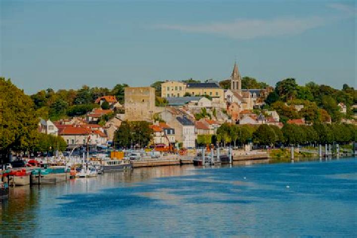 Escorts Conflans-Sainte-Honorine, France — Local Companions