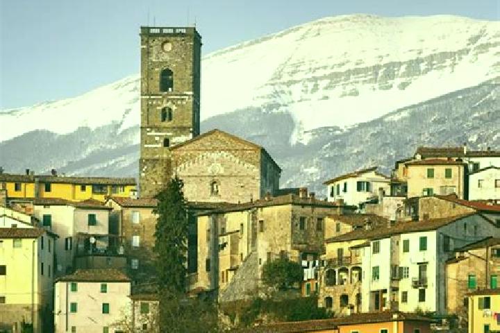 Escorts Coreglia Ligure, Italy — Local Companions
