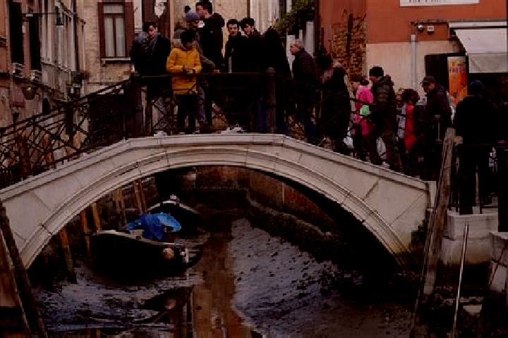 Escorts Corgeno, Italy — Local Companions