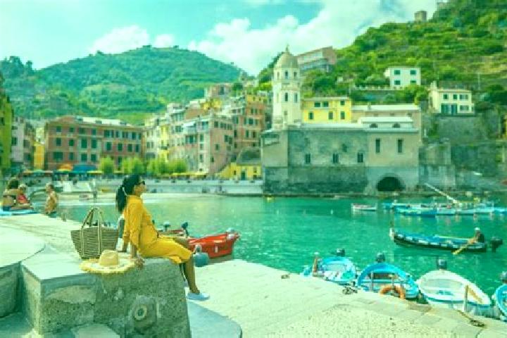 Escorts Costacciaro, Italy — Local Companions