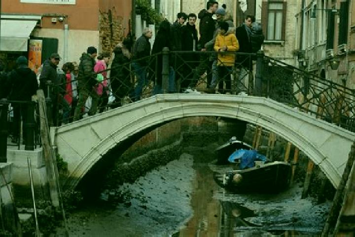 Escorts Costermano, Italy — Local Companions
