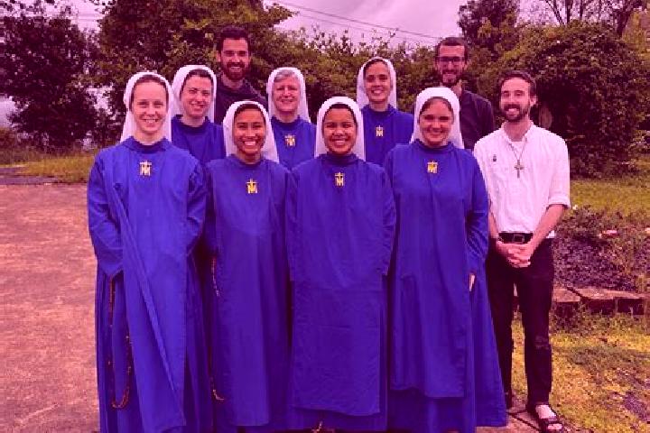 Escorts Coulombs, France — Local Companions